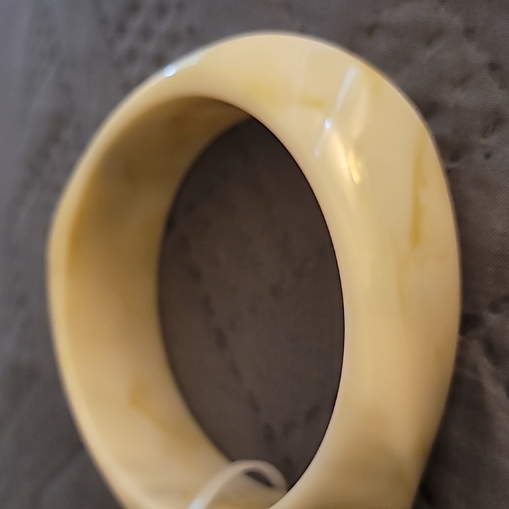 Bracelets - Picture 4 of 6